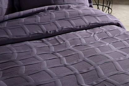 Purple bedspread set in king size, including a bed cover and two pillowcases