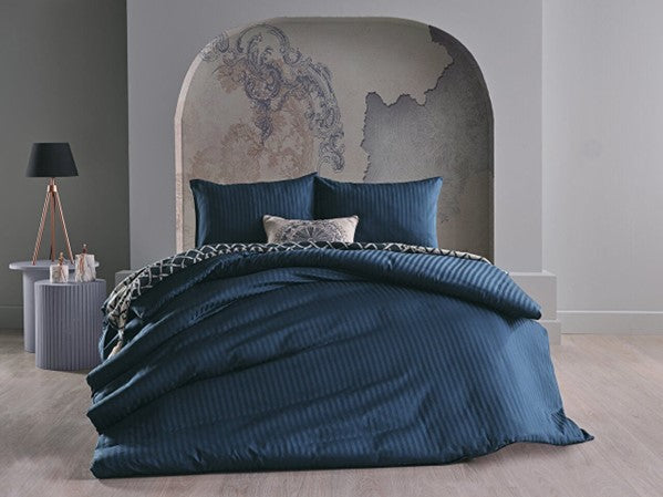 Blue duvet cover set in queen size, including a duvet cover, standard sheet, and two pillowcases.