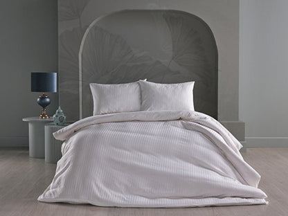 White duvet cover set in queen size, including a duvet cover, standard sheet, and two pillowcases